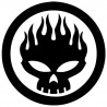 Tête de mort en feu rond noir autocollant sticker adhésif pour tous supports